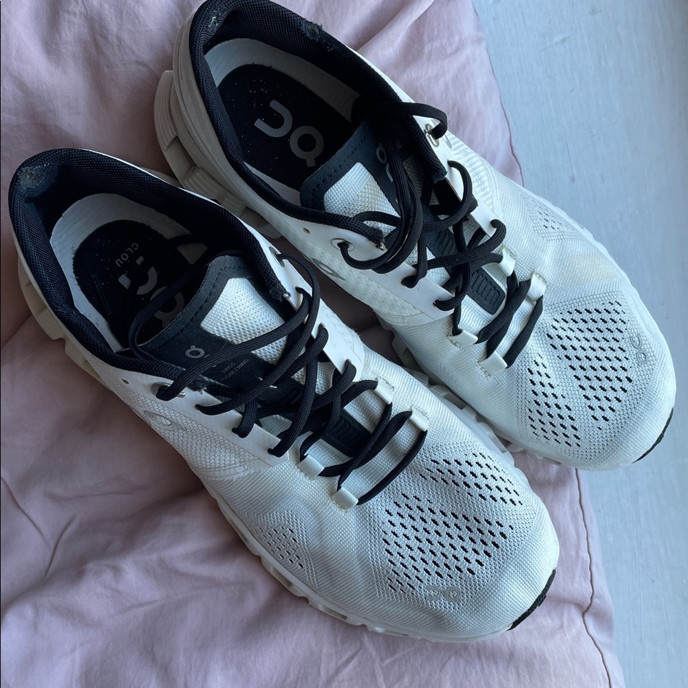 On Running Cloud,  White and Black Running Shoes size 7.5 PLEASE READ BELOW - Picture 11 of 12